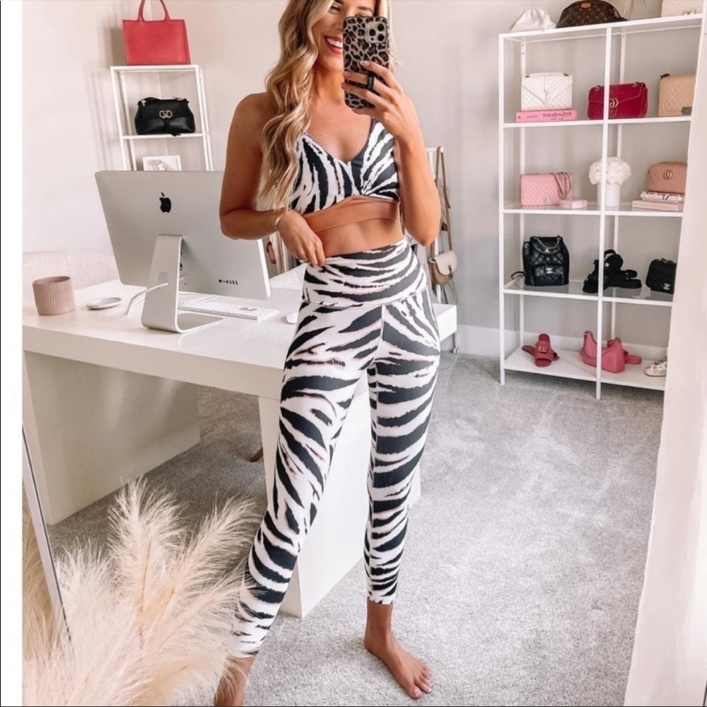 Fabletics- PureLuxe Ultra High Waisted 7/8 Leggings Size SM